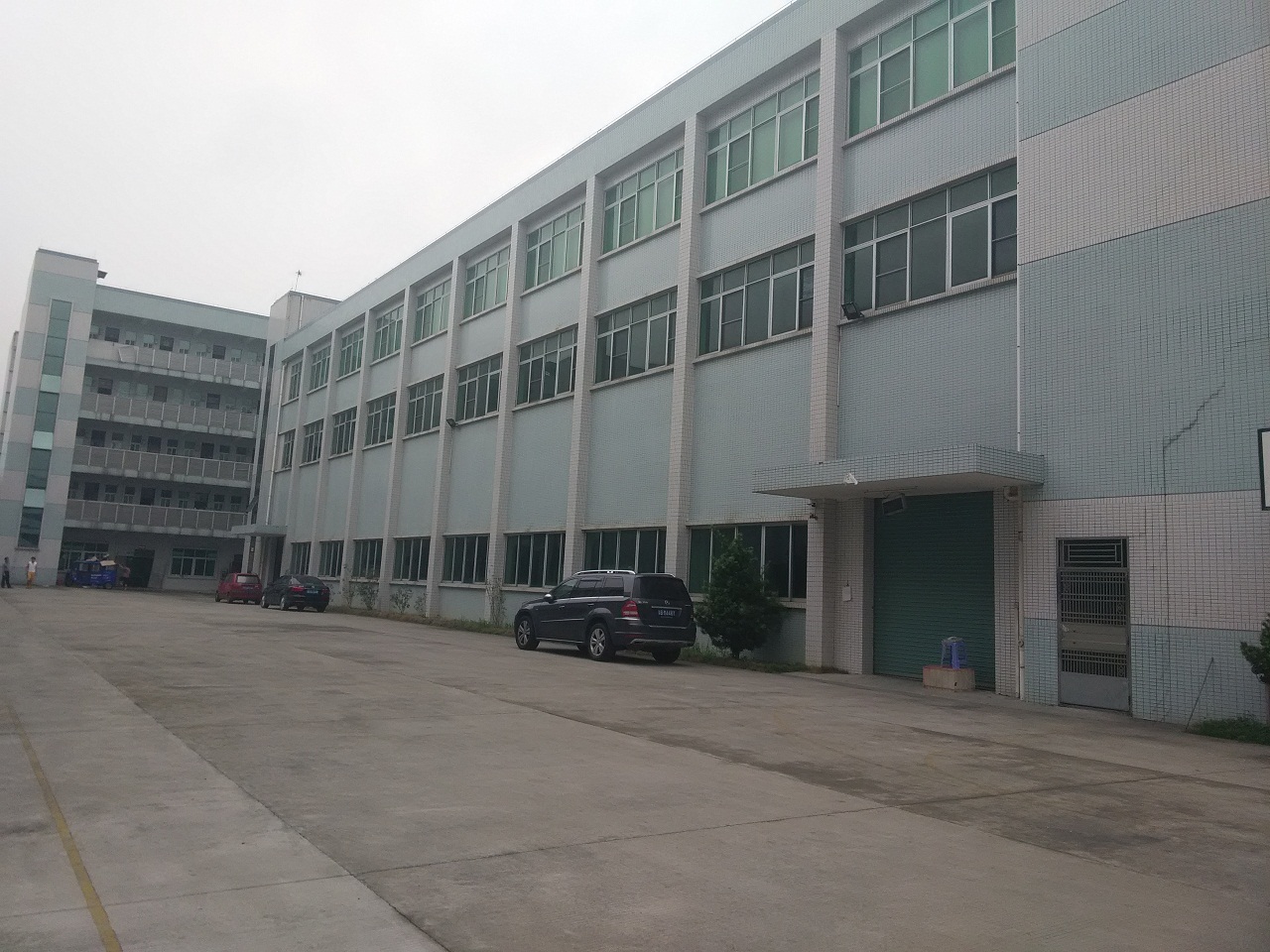 東莞廠房，東莞東坑標(biāo)準(zhǔn)廠房分租一樓1600平方，帶地坪漆