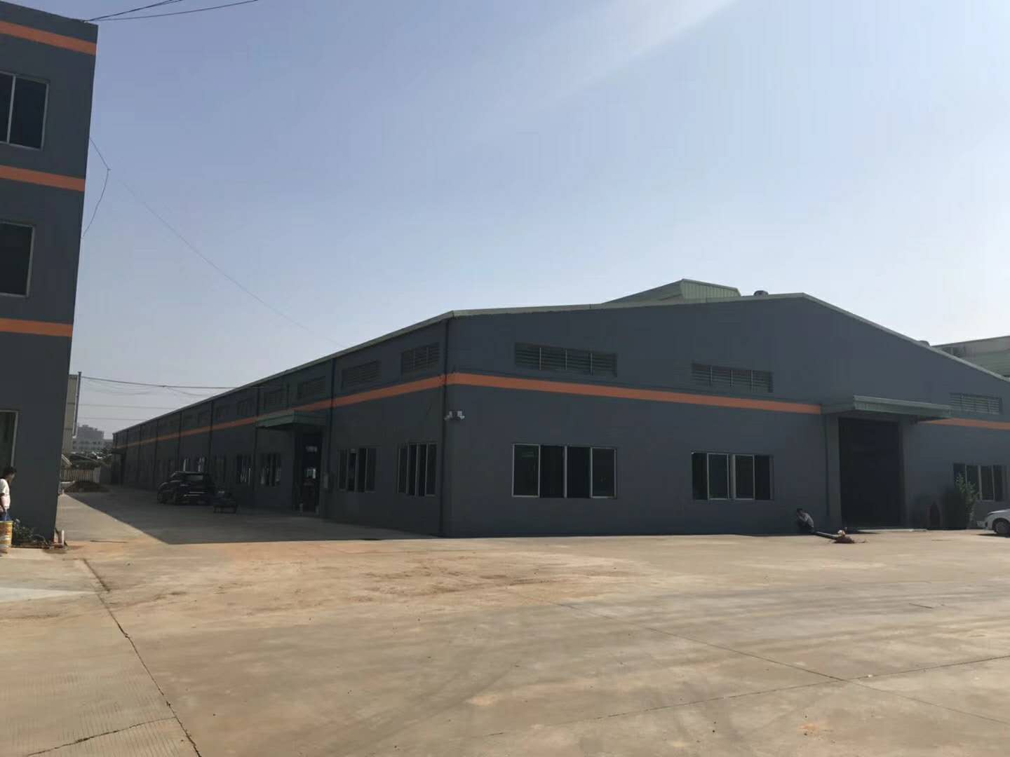 東莞樟木頭新出獨(dú)院?jiǎn)我粚訌S房3580平方出租帶航車