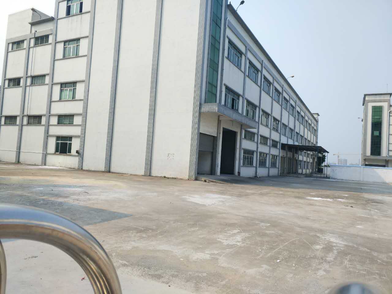 東莞橫瀝原房東獨院標準三層廠房5300平方廠房出租帶噴淋消防