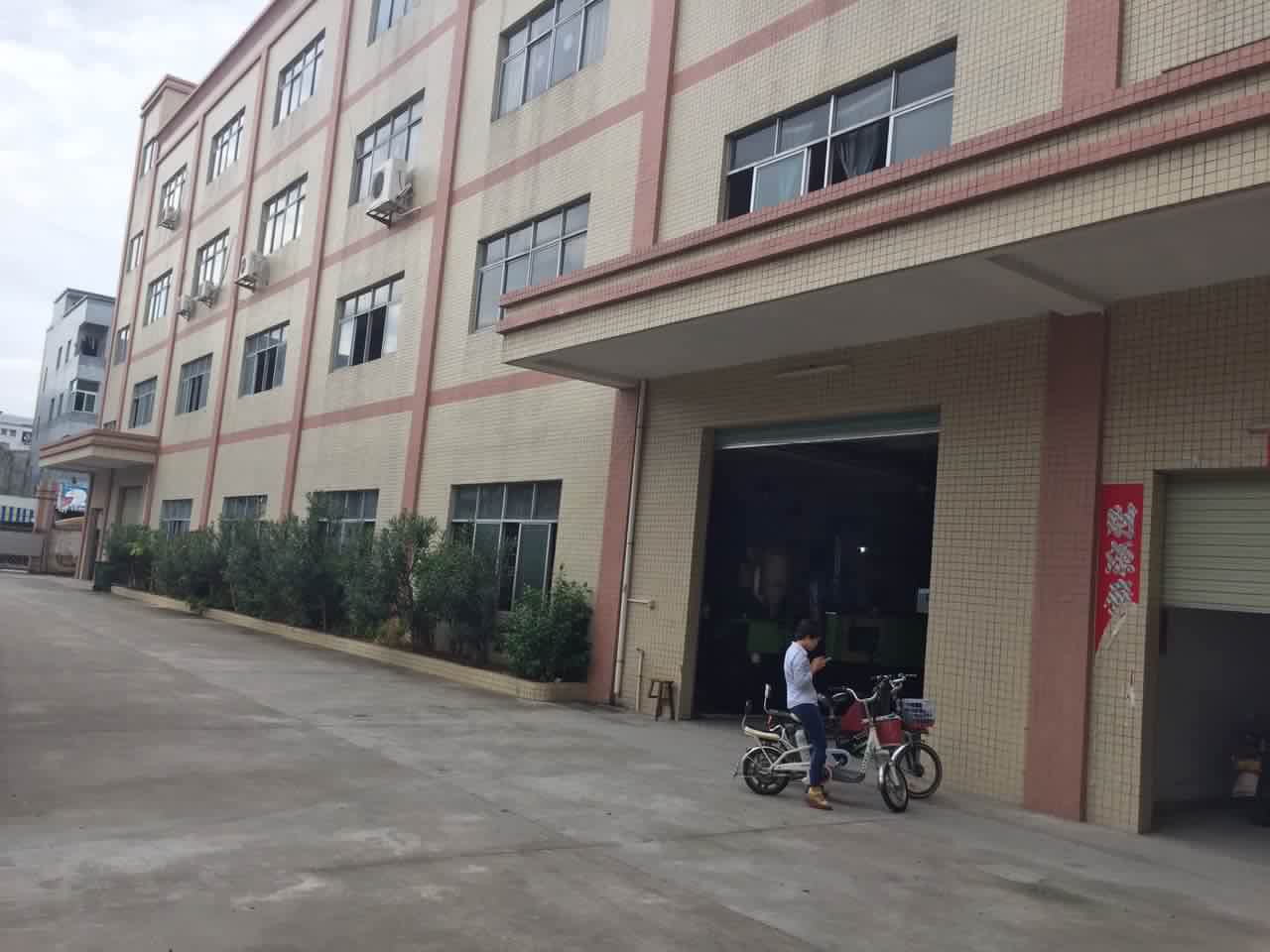 東莞橫瀝新出獨(dú)院廠房分租三樓860平方廠房出租現(xiàn)成裝修