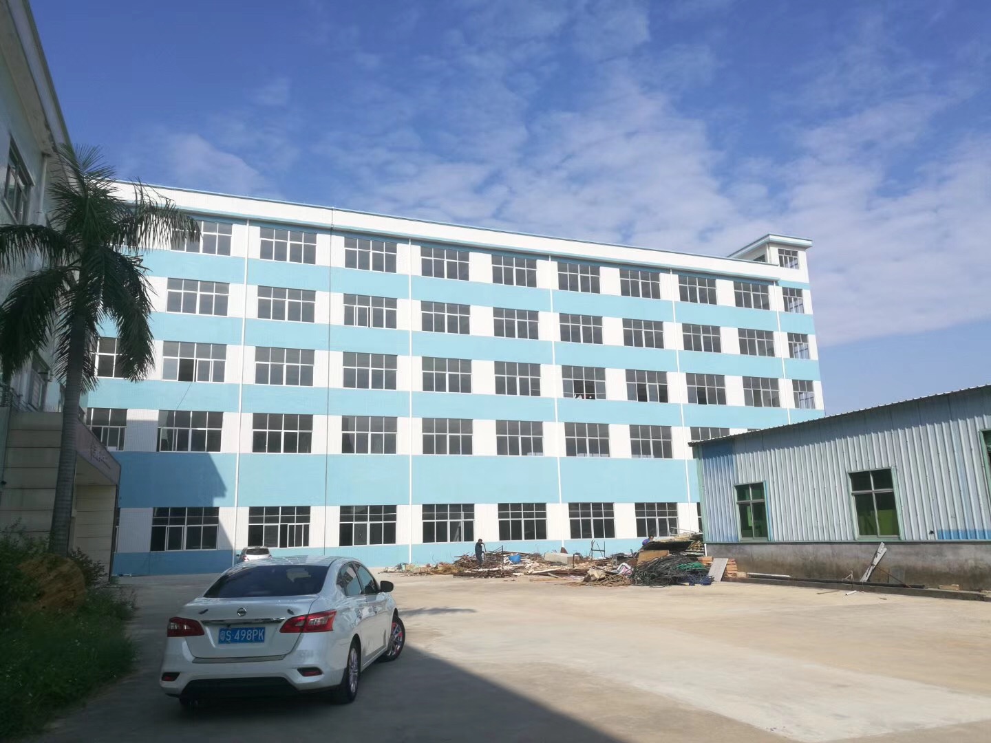 東莞橫瀝新出獨院廠房分租三樓580平方廠房出租現(xiàn)成裝修